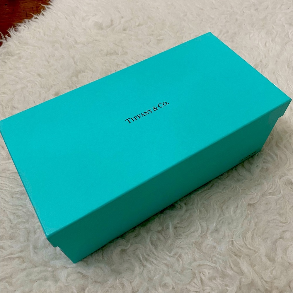 Tiffany & Co. New in Box White with Gold Trim Mug set